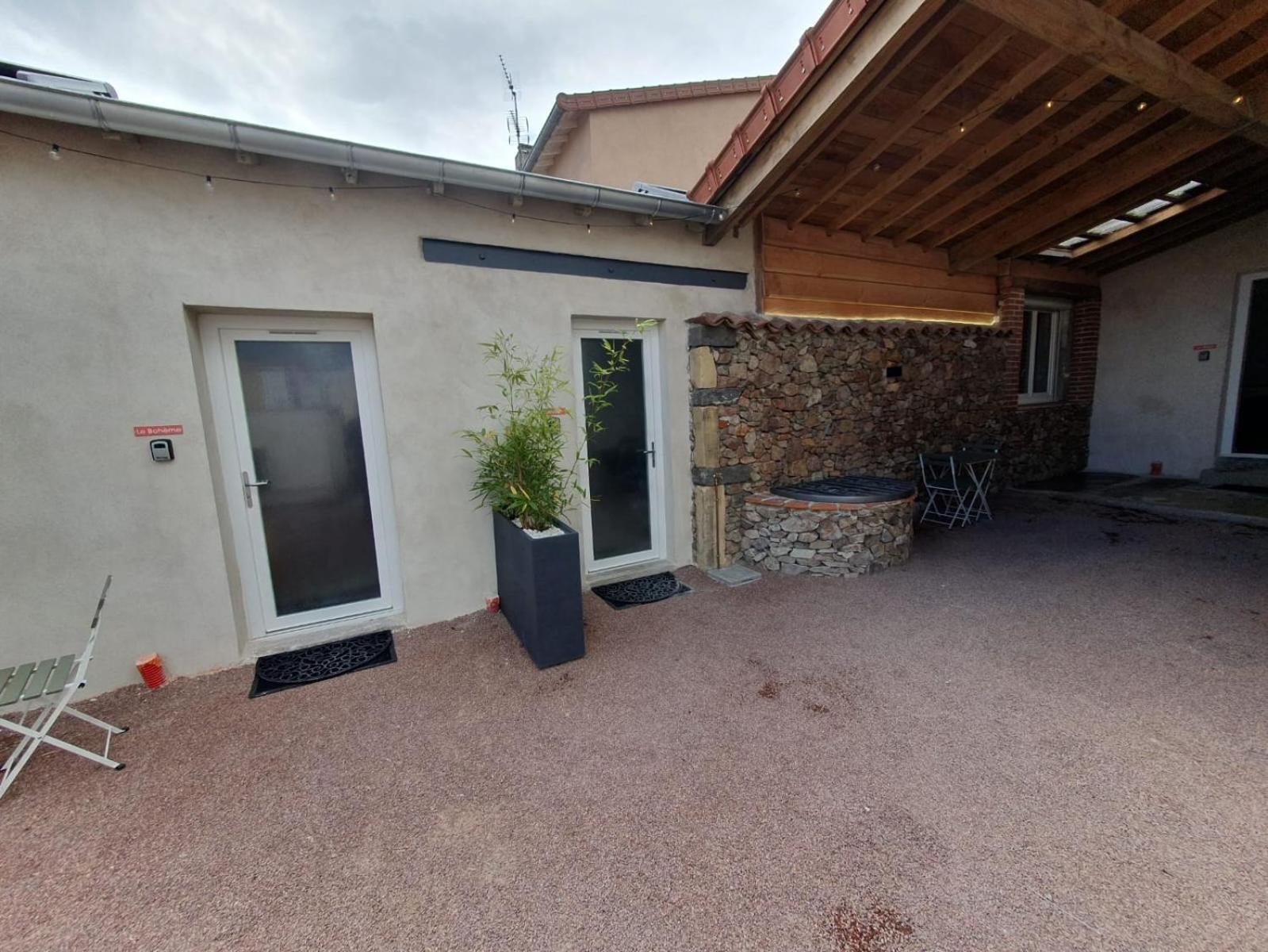 Le Boheme, Sauna & Spa Riorges Exterior foto